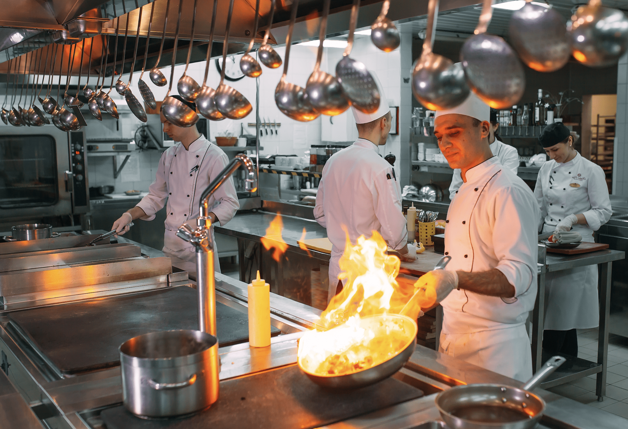 How Dirty Restaurant Hoods Affect Kitchen Efficiency